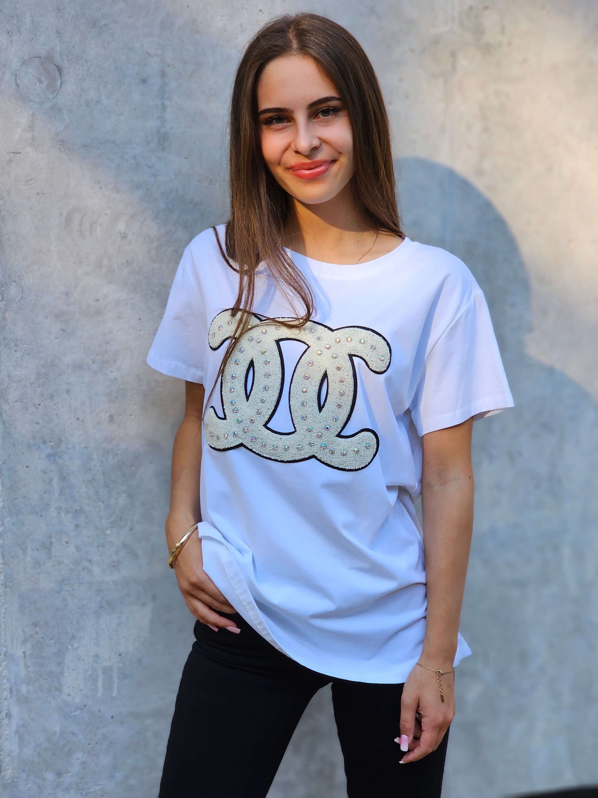 T-shirt z cyrkoniowym logo