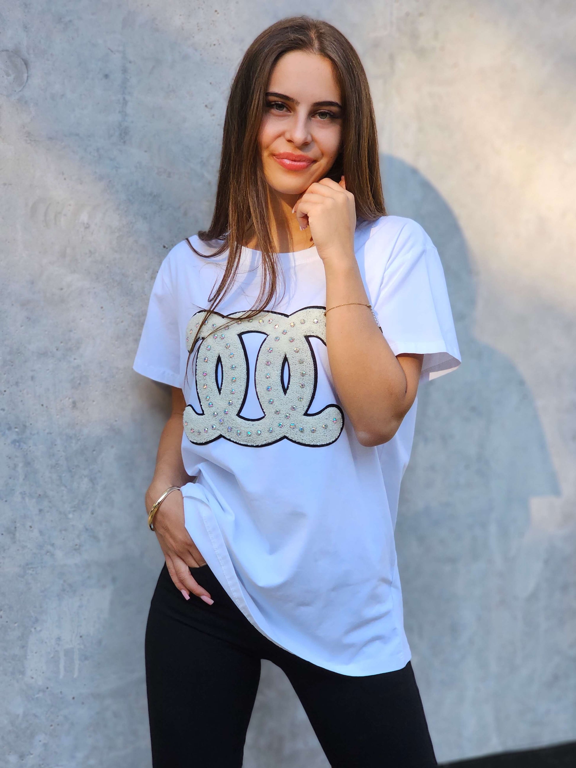 T-shirt z cyrkoniowym logo