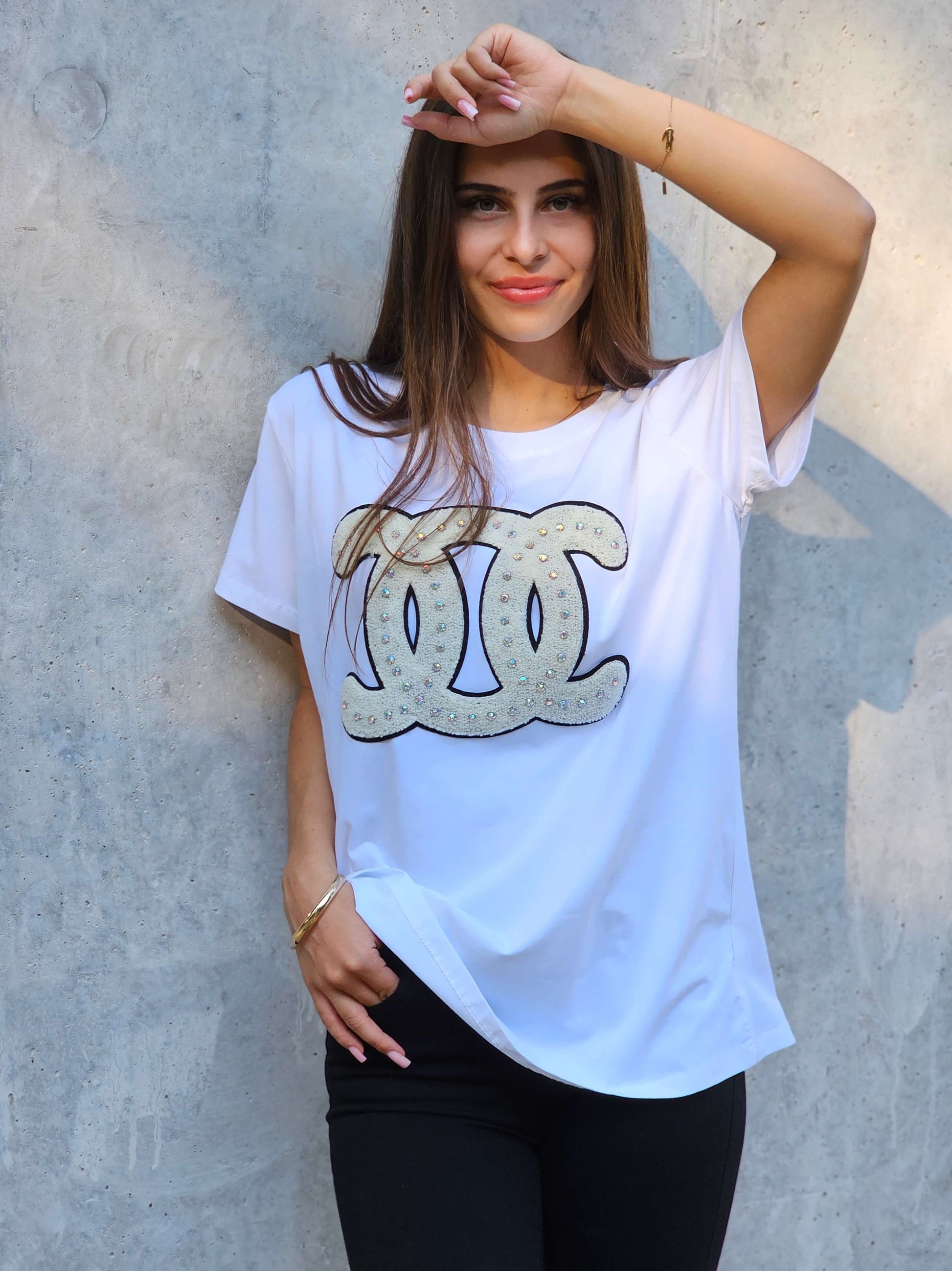 T-shirt z cyrkoniowym logo