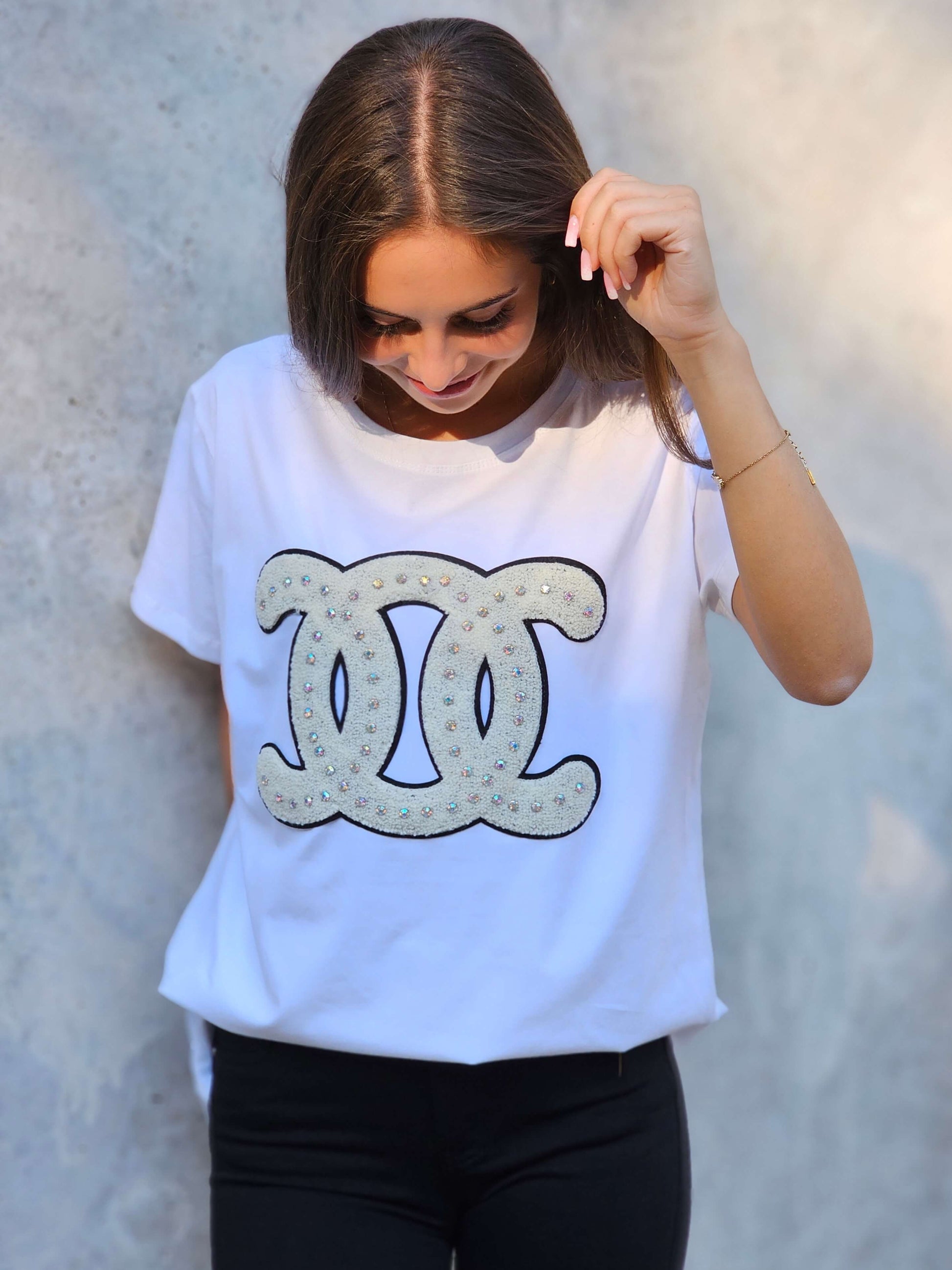 T-shirt z cyrkoniowym logo