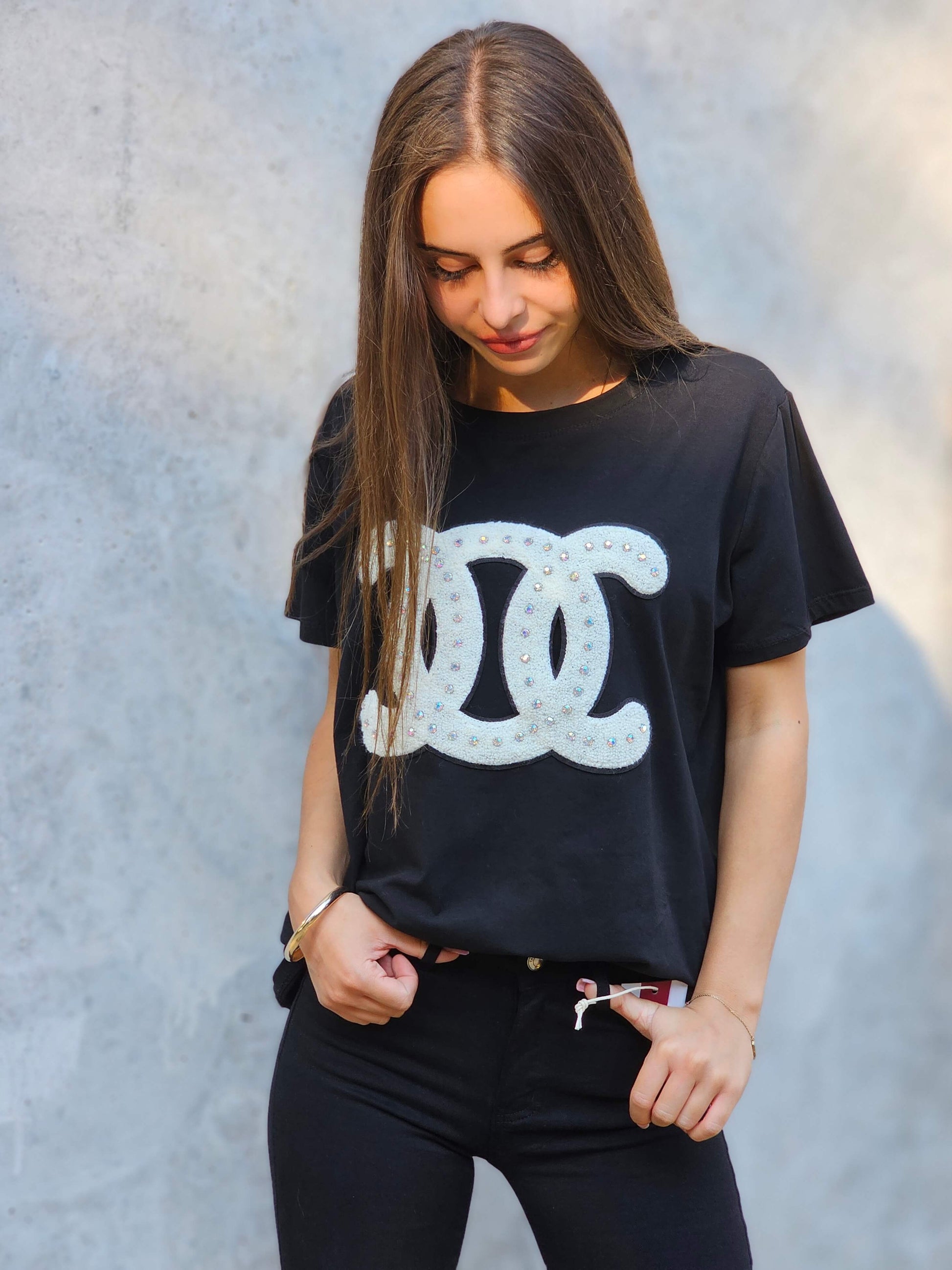 T-shirt z cyrkoniowym logo