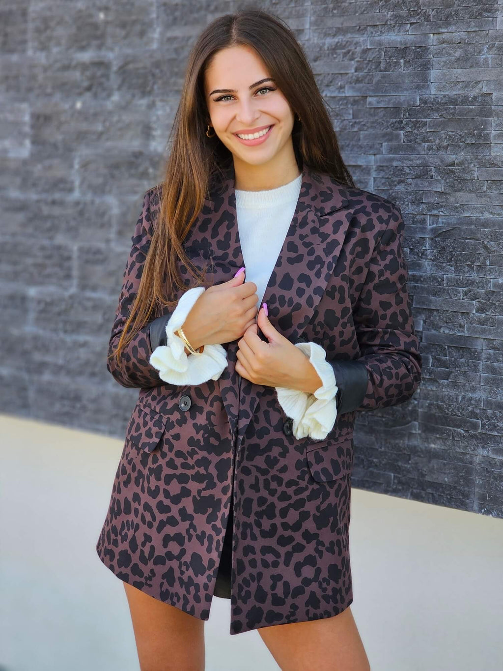 Marynarka w panterkę – odważny akcent w Twojej garderobie