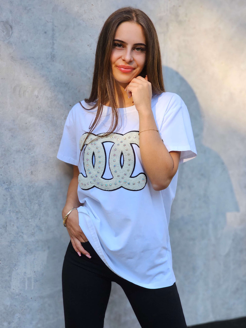 T-shirt z cyrkoniowym logo